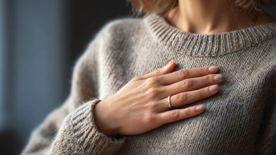 psychological-flexibility-therapy-woman-with-hand-over-heart